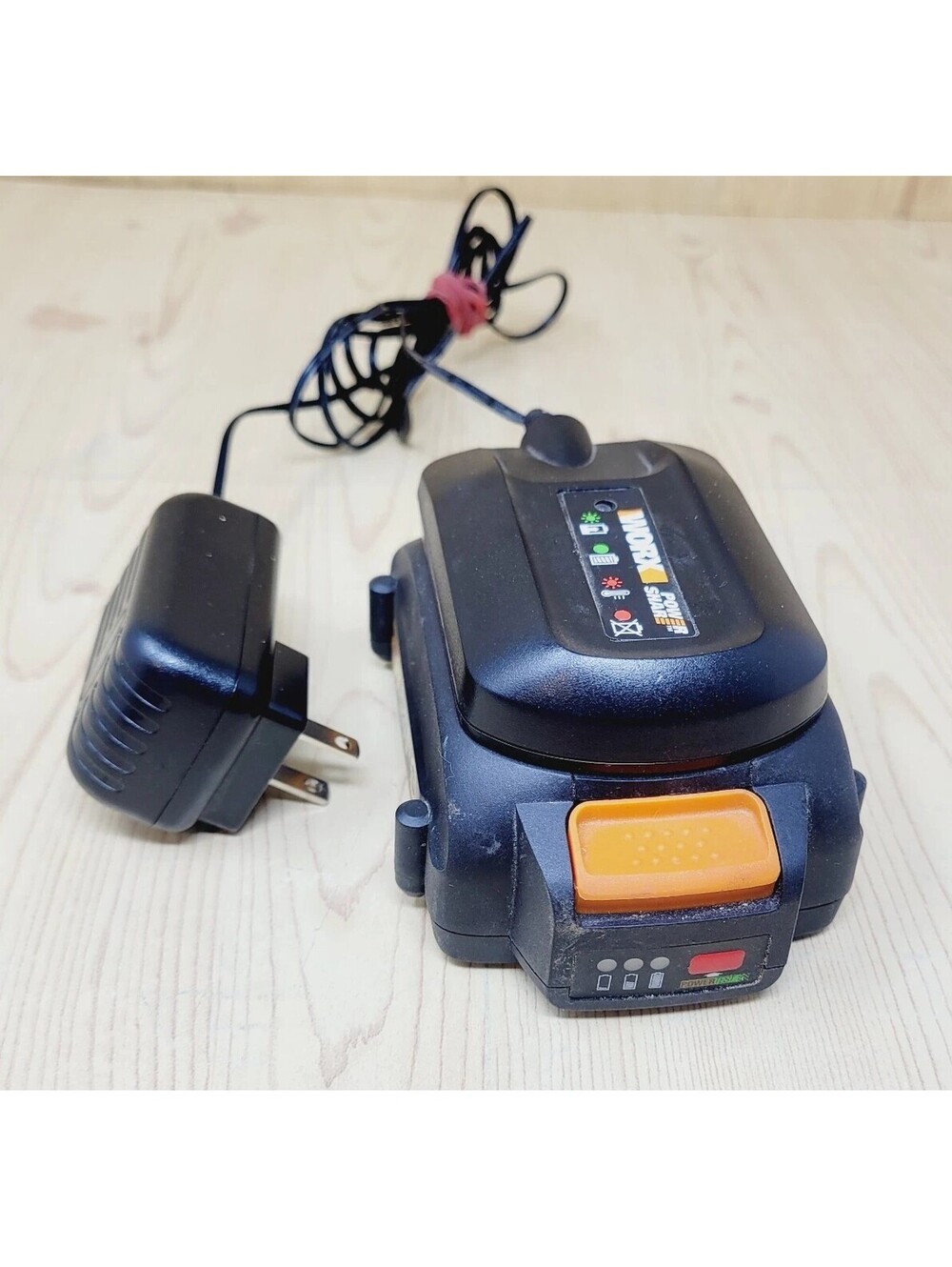 WOKX 20 V LIT BATTERY NO. WA3575 & CHARGER NO. WA3742